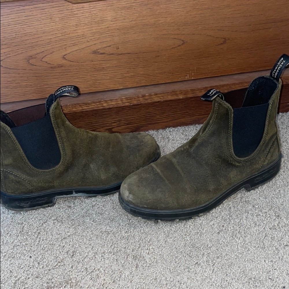 Blundstone suede boots